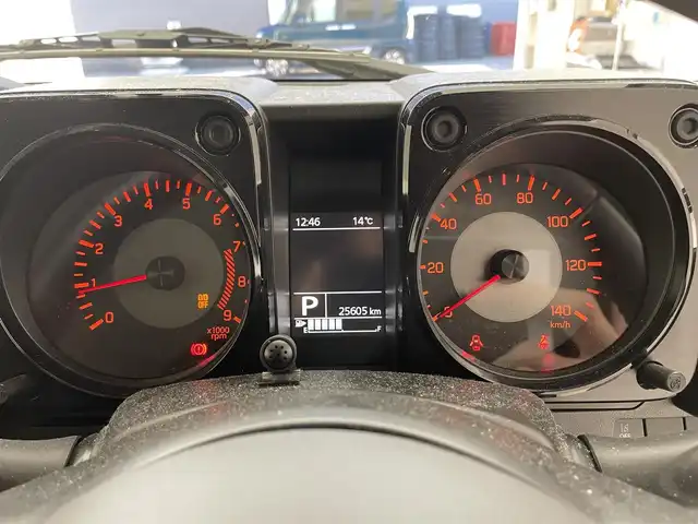 スズキ ジムニー XC 滋賀県 2022(令4)年 2.6万km シフォンアイボリーM 社外8インチナビ/【Bluetooth/CD/DVD/フルセグTV】/バックカメラ/4WD/クルーズコントロール/レーンキープアシスト/衝突軽減ブレーキ/LEDヘッドライト/オートマチックハイビーム/前後ドライブレコーダー/D/Nシートヒーター/ヒルディセントコントロール/ヘッドライトウォッシャー/純正フロアマット/プッシュスタート/スマートキー/ステアリングリモコン