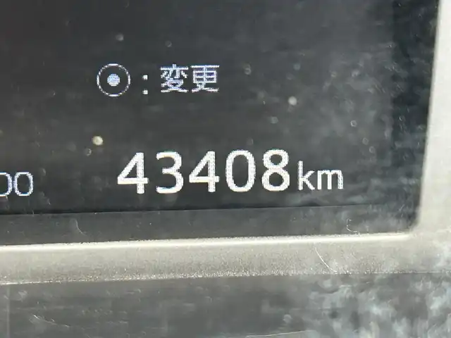 トヨタ ハイラックス Z 愛知県 2023(令5)年 4.4万km スーパーホワイトⅡ ワンオーナー/4WD/社外ディスプレイオーディオ(AM/FM/BT)/レーンディパーチャーアラート/プリクラッシュセーフティー/ロードサインアシスト/クリアランスソナー/ダウンヒルアシストコントロール/バックカメラ/純正17インチアルミ/ETC/オート格納ミラー/スマートキー/スペアキー×1/取説/保証書