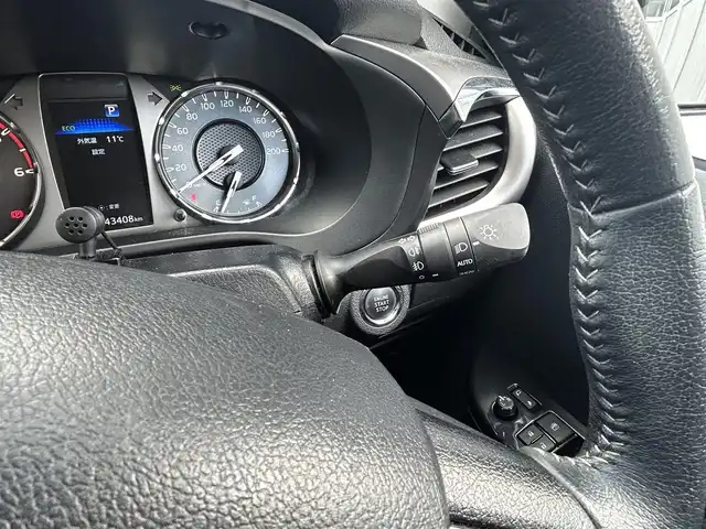 トヨタ ハイラックス Z 愛知県 2023(令5)年 4.4万km スーパーホワイトⅡ ワンオーナー/4WD/社外ディスプレイオーディオ(AM/FM/BT)/レーンディパーチャーアラート/プリクラッシュセーフティー/ロードサインアシスト/クリアランスソナー/ダウンヒルアシストコントロール/バックカメラ/純正17インチアルミ/ETC/オート格納ミラー/スマートキー/スペアキー×1/取説/保証書