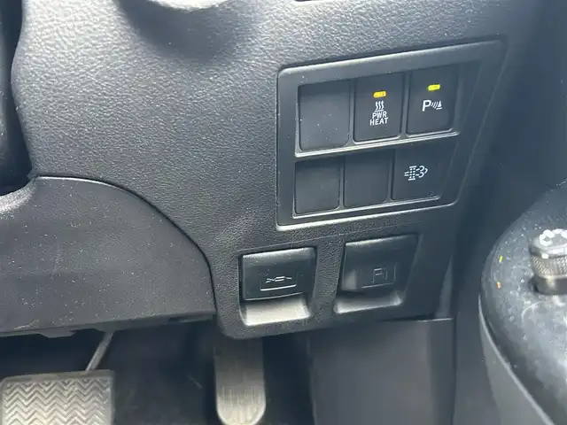 トヨタ ハイラックス Z 愛知県 2023(令5)年 4.4万km スーパーホワイトⅡ ワンオーナー/4WD/社外ディスプレイオーディオ(AM/FM/BT)/レーンディパーチャーアラート/プリクラッシュセーフティー/ロードサインアシスト/クリアランスソナー/ダウンヒルアシストコントロール/バックカメラ/純正17インチアルミ/ETC/オート格納ミラー/スマートキー/スペアキー×1/取説/保証書