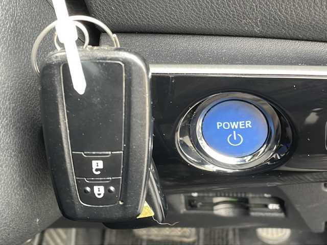 トヨタ プリウス A 福島県 2016(平28)年 14.1万km アティチュードブラックマイカ 4WD 純正ナビ フルセグTV Bluetooth バックカメラ 衝突軽減ブレーキ オートクルーズ バックソナー HUD ETC LEDヘッドライト オートライト レーンキープ スマートキー