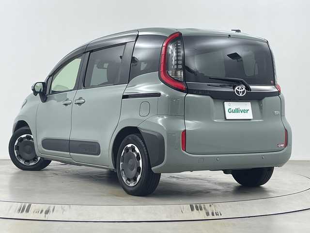 トヨタ シエンタ ハイブリッド Z 埼玉県 2023(令5)年 2.6万km アーバンカーキ 純正ナビ/　(Bluetooth/Miracast/USB/FM/AM)/フルセグテレビ/バックカメラ/ビルトインETC2.0/前後ドライブレコーダー/両側パワースライドドア/ブラインドスポットモニター/レーダークルーズコントロール/衝突被害軽減ブレーキ/車線逸脱警報/クリアランスソナー/オートLEDライト/オートハイビーム/プッシュスタート/純正フロアマット