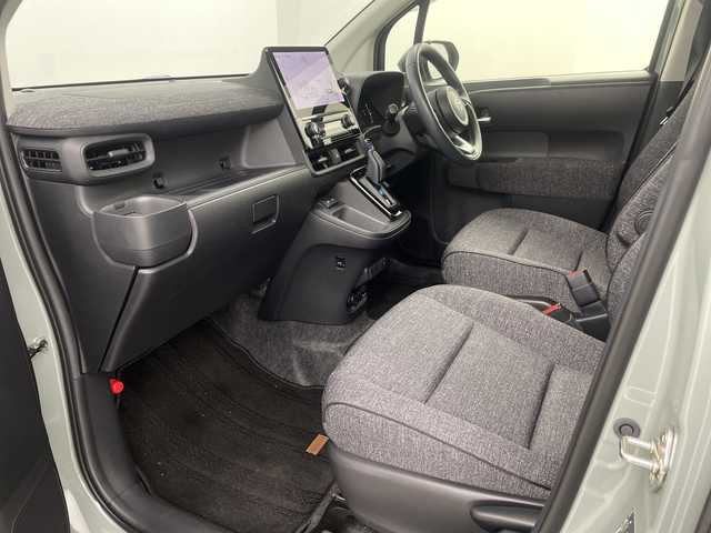 トヨタ シエンタ ハイブリッド Z 埼玉県 2023(令5)年 2.6万km アーバンカーキ 純正ナビ/　(Bluetooth/Miracast/USB/FM/AM)/フルセグテレビ/バックカメラ/ビルトインETC2.0/前後ドライブレコーダー/両側パワースライドドア/ブラインドスポットモニター/レーダークルーズコントロール/衝突被害軽減ブレーキ/車線逸脱警報/クリアランスソナー/オートLEDライト/オートハイビーム/プッシュスタート/純正フロアマット