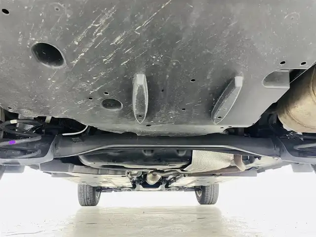 トヨタ ヤリスクロス ハイブリッド G 福島県 2022(令4)年 4.7万km ブラックマイカ トヨタセーフティーセンス/・衝突軽減ブレーキ/・レーントレーシングアシスト/・レーンディパーチャーアラート/・レーダークルーズコントロール/・道路標識認識/・先行車発進告知機能/・オートマチックハイビーム/・横滑り防止/ワンオーナー/純正ディスプレイオーディオ/・バックカメラ/・ビルトインＥＴＣ　/・Bluetooth/・USB/・FM、AM/・Miracast/社外前後ドライブレコーダー（Y-220）/ＡＣ１００Ｖコンセント/電動パーキングブレーキ/純正ホイール/純正フロアマット/ドアバイザー/電格ミラー/夏タイヤ積込（履きタイヤ同サイズ）/プッシュスタート/・スマートキー/・スペアキー/LEDヘッドライト/・オートライト