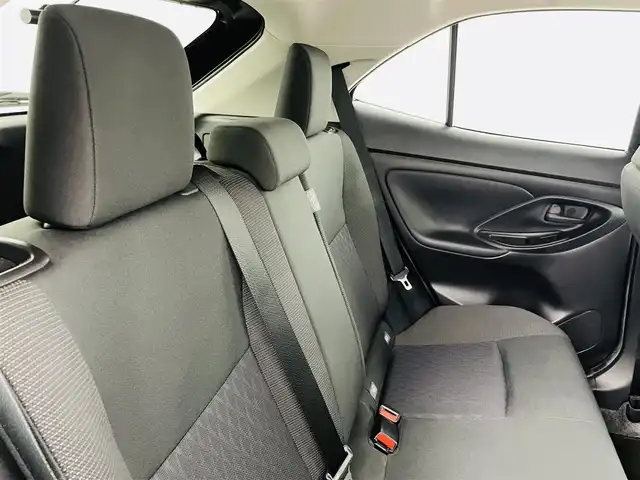 トヨタ ヤリスクロス ハイブリッド G 福島県 2022(令4)年 4.7万km ブラックマイカ トヨタセーフティーセンス/・衝突軽減ブレーキ/・レーントレーシングアシスト/・レーンディパーチャーアラート/・レーダークルーズコントロール/・道路標識認識/・先行車発進告知機能/・オートマチックハイビーム/・横滑り防止/ワンオーナー/純正ディスプレイオーディオ/・バックカメラ/・ビルトインＥＴＣ　/・Bluetooth/・USB/・FM、AM/・Miracast/社外前後ドライブレコーダー（Y-220）/ＡＣ１００Ｖコンセント/電動パーキングブレーキ/純正ホイール/純正フロアマット/ドアバイザー/電格ミラー/夏タイヤ積込（履きタイヤ同サイズ）/プッシュスタート/・スマートキー/・スペアキー/LEDヘッドライト/・オートライト