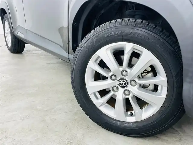 トヨタ ヤリスクロス ハイブリッド G 福島県 2022(令4)年 4.7万km ブラックマイカ トヨタセーフティーセンス/・衝突軽減ブレーキ/・レーントレーシングアシスト/・レーンディパーチャーアラート/・レーダークルーズコントロール/・道路標識認識/・先行車発進告知機能/・オートマチックハイビーム/・横滑り防止/ワンオーナー/純正ディスプレイオーディオ/・バックカメラ/・ビルトインＥＴＣ　/・Bluetooth/・USB/・FM、AM/・Miracast/社外前後ドライブレコーダー（Y-220）/ＡＣ１００Ｖコンセント/電動パーキングブレーキ/純正ホイール/純正フロアマット/ドアバイザー/電格ミラー/夏タイヤ積込（履きタイヤ同サイズ）/プッシュスタート/・スマートキー/・スペアキー/LEDヘッドライト/・オートライト