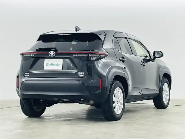 トヨタ ヤリスクロス ハイブリッド G 福島県 2022(令4)年 4.7万km ブラックマイカ トヨタセーフティーセンス/・衝突軽減ブレーキ/・レーントレーシングアシスト/・レーンディパーチャーアラート/・レーダークルーズコントロール/・道路標識認識/・先行車発進告知機能/・オートマチックハイビーム/・横滑り防止/ワンオーナー/純正ディスプレイオーディオ/・バックカメラ/・ビルトインＥＴＣ　/・Bluetooth/・USB/・FM、AM/・Miracast/社外前後ドライブレコーダー（Y-220）/ＡＣ１００Ｖコンセント/電動パーキングブレーキ/純正ホイール/純正フロアマット/ドアバイザー/電格ミラー/夏タイヤ積込（履きタイヤ同サイズ）/プッシュスタート/・スマートキー/・スペアキー/LEDヘッドライト/・オートライト