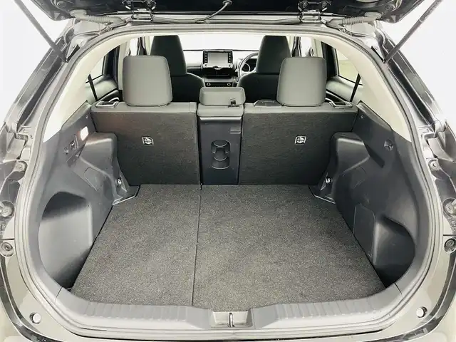 トヨタ ヤリスクロス ハイブリッド G 福島県 2022(令4)年 4.7万km ブラックマイカ トヨタセーフティーセンス/・衝突軽減ブレーキ/・レーントレーシングアシスト/・レーンディパーチャーアラート/・レーダークルーズコントロール/・道路標識認識/・先行車発進告知機能/・オートマチックハイビーム/・横滑り防止/ワンオーナー/純正ディスプレイオーディオ/・バックカメラ/・ビルトインＥＴＣ　/・Bluetooth/・USB/・FM、AM/・Miracast/社外前後ドライブレコーダー（Y-220）/ＡＣ１００Ｖコンセント/電動パーキングブレーキ/純正ホイール/純正フロアマット/ドアバイザー/電格ミラー/夏タイヤ積込（履きタイヤ同サイズ）/プッシュスタート/・スマートキー/・スペアキー/LEDヘッドライト/・オートライト