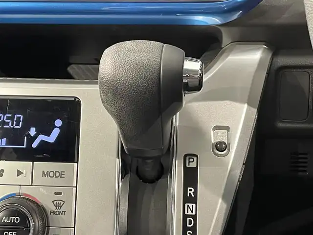 ダイハツ キャスト アクティバ X SAⅡ 愛知県 2015(平27)年 8.7万km スプラッシュブルーM 純正ナビ/（フルセグTV/USB/iPod）/衝突軽減ブレーキ/ETC/バックカメラ/コーナーセンサー/パーキングアシスト/プッシュスタート/スマートキー/ミュージックプレイヤー接続/純正フロアマット/純正14インチアルミホイール/オートライト