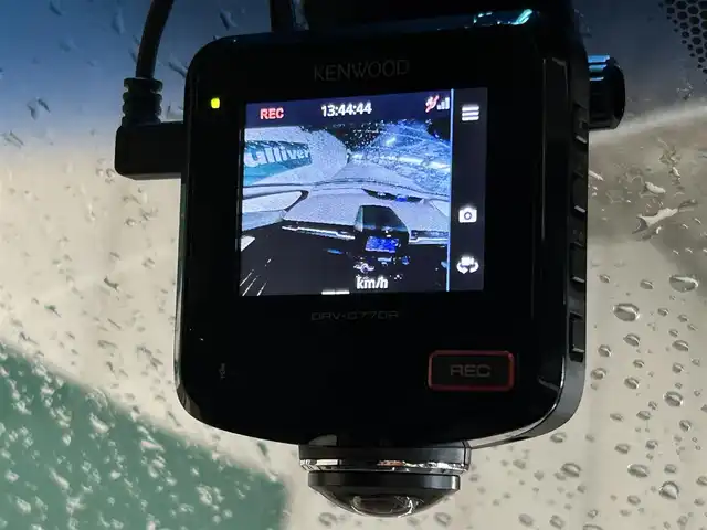ホンダ フリード G ホンダセンシング 長崎県 2017(平29)年 8.6万km コバルトブルーパール 禁煙車/純正１５インチAW/純正SDナビ/(BT/DVD/CD/USB/SD/iPod/AUX)/フルセグテレビ/ドライブレコーダー/バックカメラ/ETC/レーンキープアシスト/プッシュスタート/純正LEDヘッドライト/オートライト/ウォークスルー/三列シート/両側パワスラ/フロアマット