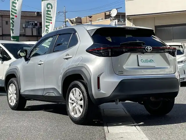 トヨタ ヤリスクロス G 岡山県 2021(令3)年 6.2万km シルバーメタリック 登録時走行距離61711km/純正ディスプレイオーディオ/Toyota Safety Sensing/・プリクラッシュセーフティ/・レーントレーシングアシスト/・オートマティックハイビーム/ビルトインETC/バックカメラ/BSM/クリアランスソナー/MTモード付AT/プッシュスタート/スマートキー/スペアキー/純正16インチアルミホイール