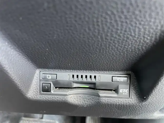 トヨタ ヤリスクロス G 岡山県 2021(令3)年 6.2万km シルバーメタリック 登録時走行距離61711km/純正ディスプレイオーディオ/Toyota Safety Sensing/・プリクラッシュセーフティ/・レーントレーシングアシスト/・オートマティックハイビーム/ビルトインETC/バックカメラ/BSM/クリアランスソナー/MTモード付AT/プッシュスタート/スマートキー/スペアキー/純正16インチアルミホイール