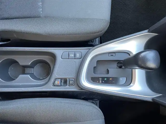 トヨタ ヤリスクロス G 岡山県 2021(令3)年 6.2万km シルバーメタリック 登録時走行距離61711km/純正ディスプレイオーディオ/Toyota Safety Sensing/・プリクラッシュセーフティ/・レーントレーシングアシスト/・オートマティックハイビーム/ビルトインETC/バックカメラ/BSM/クリアランスソナー/MTモード付AT/プッシュスタート/スマートキー/スペアキー/純正16インチアルミホイール