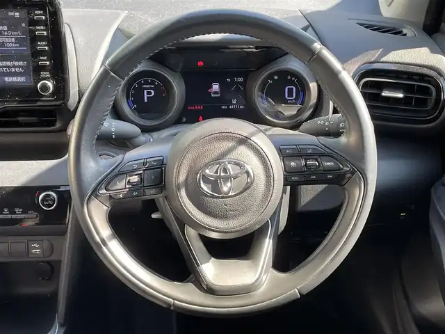 トヨタ ヤリスクロス G 岡山県 2021(令3)年 6.2万km シルバーメタリック 登録時走行距離61711km/純正ディスプレイオーディオ/Toyota Safety Sensing/・プリクラッシュセーフティ/・レーントレーシングアシスト/・オートマティックハイビーム/ビルトインETC/バックカメラ/BSM/クリアランスソナー/MTモード付AT/プッシュスタート/スマートキー/スペアキー/純正16インチアルミホイール