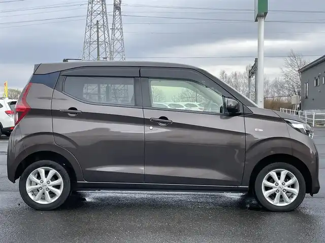 日産 デイズ X 道央・札幌 2020(令2)年 2万km アッシュブラウンM ４WD/純正ディーラーOPナビ/AM/FM/CD/フルセグ/エマージェンシーブレーキ/横滑り防止装置/レーンキープアシスト/クリアランスソナー/バックカメラ/ETC/ドライブレコーダー/アイドリングストップ/前席シートヒーター/ステアリングリモコン/レーダー探知機/プッシュスタート/スマートキー/ハロゲンヘッドライト/オートライト/オートハイビーム/ヘッドライトレベライザー/電動格納ミラー/フロアマット/ドアバイザー/スペアキー/社外エンジンスターター/冬タイヤ有