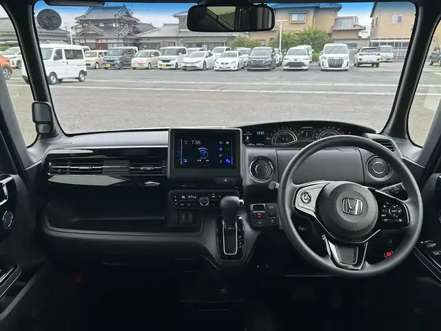 ホンダ Ｎ ＢＯＸ カスタム L 熊本県 2022(令4)年 1.9万km プラチナホワイトパール 社外ディスプレイオーディオ（ＦＨ－８５００ＤＶＳ）　/・AM/FM/CD/DVD/BT/AUX/・バックカメラ/ホンダセンシング/・先行車発進お知らせ機能/・標識認識機能/・車線逸脱警報/・アダプティブクルーズコントロール　/・衝突被害軽減ブレーキ/・オートハイビーム/・クリアランスソナー/ＥＴＣ　　/D/N席シートヒーター　/革巻きステアリング/・ステアリングリモコン/電動サイドブレーキ/・ホールドボタン/LEDヘッドライト/・フォグランプ/・ヘッドライトレベライザー/電動格納ミラー/・ウィンカーミラー/ドアバイザー/片側パワースライドドア/純正アルミホイール/スマートキー/・スペアキー