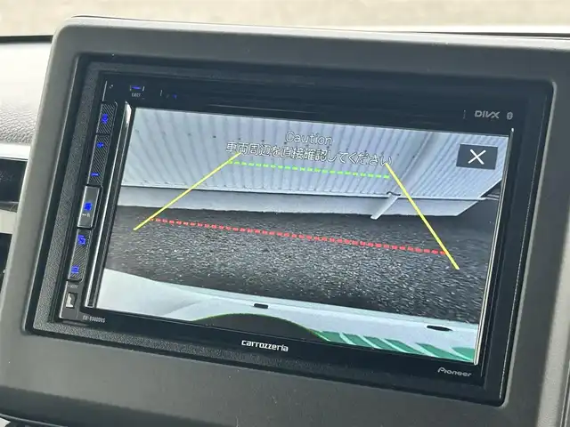 ホンダ Ｎ ＢＯＸ カスタム L 熊本県 2022(令4)年 1.9万km プラチナホワイトパール 社外ディスプレイオーディオ（ＦＨ－８５００ＤＶＳ）　/・AM/FM/CD/DVD/BT/AUX/・バックカメラ/ホンダセンシング/・先行車発進お知らせ機能/・標識認識機能/・車線逸脱警報/・アダプティブクルーズコントロール　/・衝突被害軽減ブレーキ/・オートハイビーム/・クリアランスソナー/ＥＴＣ　　/D/N席シートヒーター　/革巻きステアリング/・ステアリングリモコン/電動サイドブレーキ/・ホールドボタン/LEDヘッドライト/・フォグランプ/・ヘッドライトレベライザー/電動格納ミラー/・ウィンカーミラー/ドアバイザー/片側パワースライドドア/純正アルミホイール/スマートキー/・スペアキー