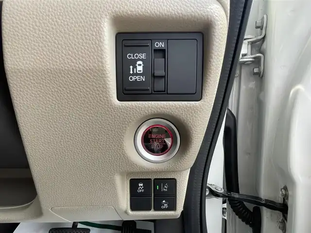ホンダ Ｎ ＢＯＸ G L ホンダセンシング 群馬県 2020(令2)年 2.5万km パール ホンダセンシング/　衝突軽減ブレーキ/　車線逸脱警報/　アダプティブクルーズ/ナビゲーション　/フルセグテレビ　/ＣＤ＆ＤＶＤ　/バックカメラ　/パワースライドドア　/革調シートカバー　/ドライブレコーダー　/保証書　/取扱説明書　/整備手帳