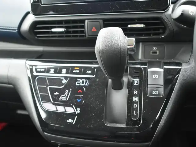 日産 デイズ HWS X プロパイロットED 神奈川県 2021(令3)年 3.4万km ホワイトパール インテリジェントエマージジェンシーブレーキ/：車線逸脱警報/：踏み間違い衝突防止アシスト/：フロント・バックソナー/プロパイロット/電動パーキングブレーキ/：オートブレーキホールド/純正9インチナビ（型式MM321D-L)/：フルセグTV/：CDDVD再生/：Bluetoothオーディオ/：インテリジェントアラウンドビューモニター/ドライブレコーダー（フロント）/純正フロアマット/純正14インチアルミホイール/純正LEDヘッドライト/：LEDフロントフォグランプ