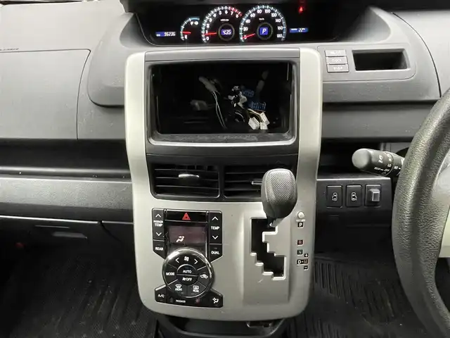 トヨタ ノア X スマートエディション 福岡県 2010(平22)年 9.7万km シルバーM パワースライドドア（両側）/ビルドインETC/オートライト/電格ミラー/社外アルミホイール/社外フロアマット/保証書/取扱説明書/プッシュスタート