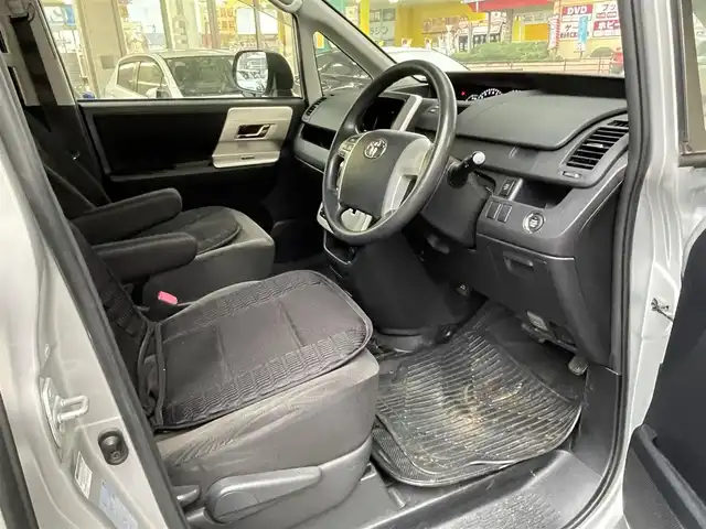 トヨタ ノア X スマートエディション 福岡県 2010(平22)年 9.7万km シルバーM パワースライドドア（両側）/ビルドインETC/オートライト/電格ミラー/社外アルミホイール/社外フロアマット/保証書/取扱説明書/プッシュスタート