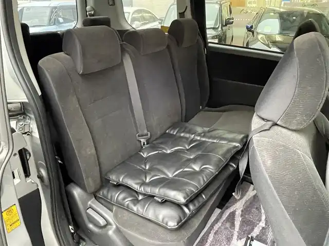 トヨタ ノア X スマートエディション 福岡県 2010(平22)年 9.7万km シルバーM パワースライドドア（両側）/ビルドインETC/オートライト/電格ミラー/社外アルミホイール/社外フロアマット/保証書/取扱説明書/プッシュスタート