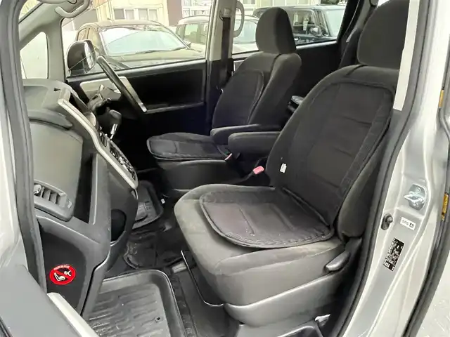 トヨタ ノア X スマートエディション 福岡県 2010(平22)年 9.7万km シルバーM パワースライドドア（両側）/ビルドインETC/オートライト/電格ミラー/社外アルミホイール/社外フロアマット/保証書/取扱説明書/プッシュスタート