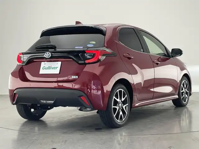 トヨタ ヤリス ハイブリッド Z 愛知県 2020(令2)年 2.8万km センシュアルレッドマイカ 純正８インチディスプレイオーディオナビ/トヨタセーフティセンス/トヨタチームメイト/パノラミックビューモニター/ブラインドスポットモニター/カラーヘッドアップディスプレイ/シートヒーター/ETC/前後ドライブレコーダー/LEDオートライト/フォグランプ/純正アルミホイール/純正フロアマット/レーダークルーズコントロール/コーナーセンサー/禁煙車