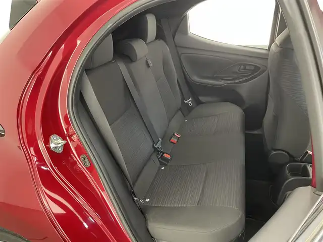 トヨタ ヤリス ハイブリッド Z 愛知県 2020(令2)年 2.8万km センシュアルレッドマイカ 純正８インチディスプレイオーディオナビ/トヨタセーフティセンス/トヨタチームメイト/パノラミックビューモニター/ブラインドスポットモニター/カラーヘッドアップディスプレイ/シートヒーター/ETC/前後ドライブレコーダー/LEDオートライト/フォグランプ/純正アルミホイール/純正フロアマット/レーダークルーズコントロール/コーナーセンサー/禁煙車