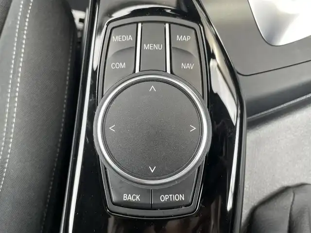 ＢＭＷ １１８ｄ スポーツ 石川県 2018(平30)年 5.2万km ミネラルグレー 純正メモリナビ/〈BT／AM／FM／DVD〉/レーンアシストキープ/ヘッドライトべライザー/オートマチックハイビーム/ステアリングスイッチ/クルーズコントロール/コーナーセンサー〈前後〉/アイドリングストップ/ビルトインETC/バックカメラ/シートヒーター/シートリフター/電核ミラー/ウィンカーミラー/フォグランプ