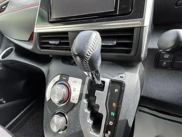 トヨタ シエンタ ハイブリッド ファンベースG 福岡県 2019(令1)年 5万km ブラックマイカ/ヴィンテージブラウンパールクリスタルシャイン 純正7型ナビ アラウンドビューモニター トヨタセーフティー コーナーセンサー 両側パワスラ クルーズコントロール ドラレコ ETC シートヒーター ハンドルヒーター USBポート 純正フロアマット LEDヘッドライト 純正アルミホイール プッシュスタート スマートキー