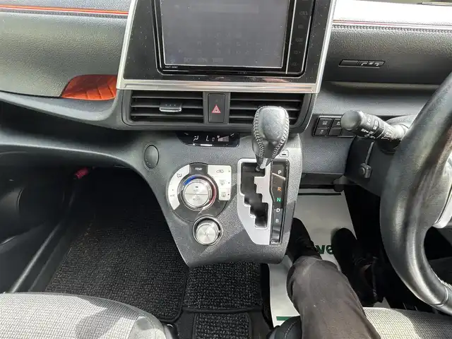 トヨタ シエンタ ハイブリッド ファンベースG 福岡県 2019(令1)年 5万km ブラックマイカ/ヴィンテージブラウンパールクリスタルシャイン 純正7型ナビ アラウンドビューモニター トヨタセーフティー コーナーセンサー 両側パワスラ クルーズコントロール ドラレコ ETC シートヒーター ハンドルヒーター USBポート 純正フロアマット LEDヘッドライト 純正アルミホイール プッシュスタート スマートキー