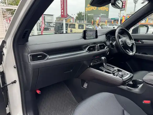 マツダ ＣＸ－８ 25S プロアクティブ 三重県 2019(平31)年 5.3万km スノーフレイクホワイトパールマイカ 純正マツダコネクトナビ/・地デジTV/CD/DVD/SD/USB/Bluetooth/・Apple Carplay/Android Auto/360度ビューモニター/Boseサウンドシステム(10スピーカー)/アドバンスドスマートシティブレーキサポート/スマートブレーキサポート/レーンキープアシスト/レーダークルーズコントロール/アクティブドライビングディスプレイ/ステアリングスイッチ/ステアリングヒーター/ドライブセレクション(スポーツモード)/ブラッククロスシート/運転席パワーシート/運転席シートメモリー/シートヒーター（運転席/助手席）/2列目カップホルダー付きベンチシート/サンシェード(リアドア)/アダプティブLEDヘッドランプ/シグネチャーLEDランプ/オートライト/純正19インチアルミホイール/ETC/アドバンストキーレスエントリーシステム/アドバンストキー2本/取説/保証書