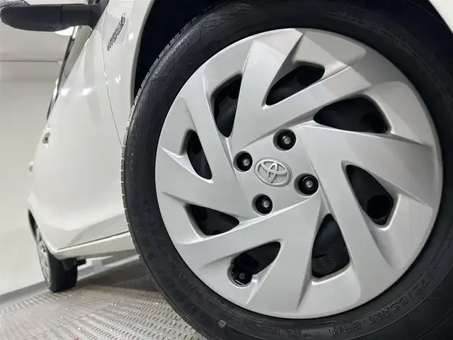 トヨタ アクア G 愛知県 2016(平28)年 9.2万km ライムホワイトパールクリスタルシャイン 純正ナビ【NSCP-W64】/衝突軽減ブレーキ/車線逸脱警報/クルーズコントロール/バックカメラ/アクセサリーソケット/オートハイビーム/電動格納ミラー/ＩＳＯＦＩＸ/純正フロアマット/スマートキースペアキー1本/ヘッドライト