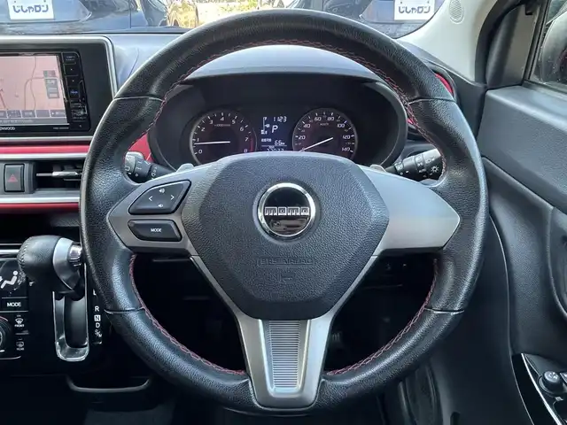 ダイハツ キャスト スポーツ SAⅡ 栃木県 2015(平27)年 7.7万km ブラックマイカメタリック (株)IDOMが運営する【じしゃロン宇都宮店】の自社ローン対象車両になります。こちらは現金ご利用時の価格です。自社ローンご希望の方は別途その旨お申付け下さい。/社外ナビ　/バックカメラ　/ＥＴＣ　/ＭＯＭＯステアリング　/衝突被害軽減システム　/横滑り防止装置　/レーンキープ　/盗難防止システム　/アイドリングストップ　/運転席シートヒーター　/純正１６インチアルミホイール