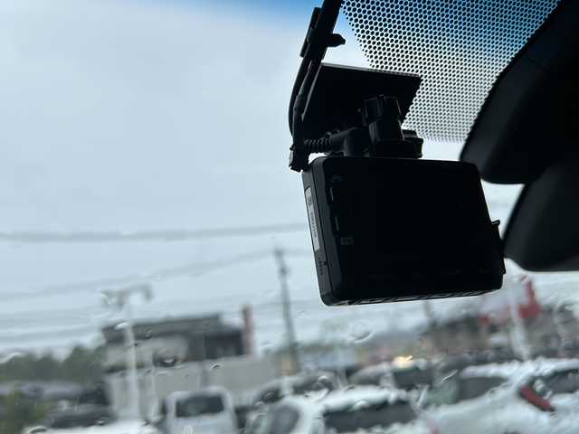 トヨタ ランドクルーザー プラド TX-L 70thアニバーサリーLTD 鹿児島県 2022(令4)年 1.4万km ホワイトパールクリスタルシャイン 純正ナビ/Bluetooth/DVD/エンジンスタートボタン/ワンオーナー/パワーステアリング/パワーウインドウ/4WD/アイドリングストップ/スマートキー/ETC2.0/全周囲車外カメラ/電動リアゲート/ドライブレコーダー/純正フロアマット/パワーシート/アルミホイール/ABS/横滑り防止装置/コーナーセンサー/レーンアシスト/盗難防止装置