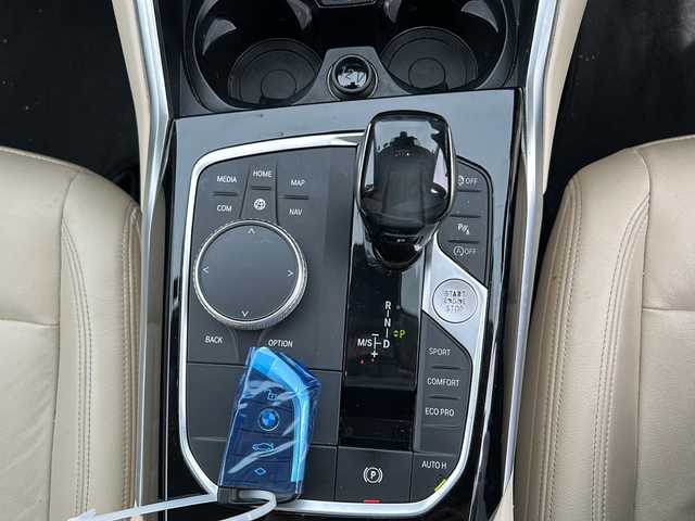 ＢＭＷ ３２０ｄ xDrive 長野県 2019(令1)年 6.4万km アルピンホワイトⅢ ・純正HDDナビゲーション/AM FM フルセグTV Bluetooth/・バックカメラ/・ETC/・衝突軽減ブレーキ/・レーンキープアシスト/・ブラインドスポットモニター/・クルーズコントロール/・harman/kardonスピーカー/・運転席シートメモリー/・パワーシート(D/N)/・LEDヘッドライト/・オートライト/・コーナーセンサー/・パワートランク/・純正17インチアルミホイール/・アイドリングストップ/・横滑り防止装置/・ドライブレコーダー/・フロアマット/・電動格納ミラー/・スマートキー/・エンジンプッシュスタート