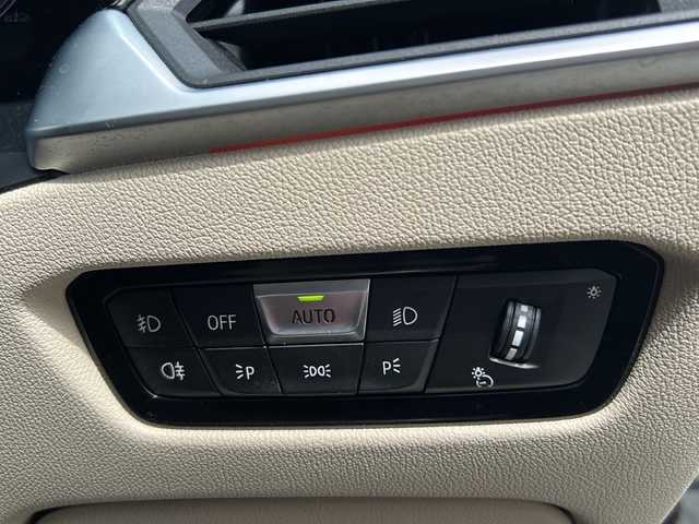 ＢＭＷ ３２０ｄ xDrive 長野県 2019(令1)年 6.4万km アルピンホワイトⅢ ・純正HDDナビゲーション/AM FM フルセグTV Bluetooth/・バックカメラ/・ETC/・衝突軽減ブレーキ/・レーンキープアシスト/・ブラインドスポットモニター/・クルーズコントロール/・harman/kardonスピーカー/・運転席シートメモリー/・パワーシート(D/N)/・LEDヘッドライト/・オートライト/・コーナーセンサー/・パワートランク/・純正17インチアルミホイール/・アイドリングストップ/・横滑り防止装置/・ドライブレコーダー/・フロアマット/・電動格納ミラー/・スマートキー/・エンジンプッシュスタート