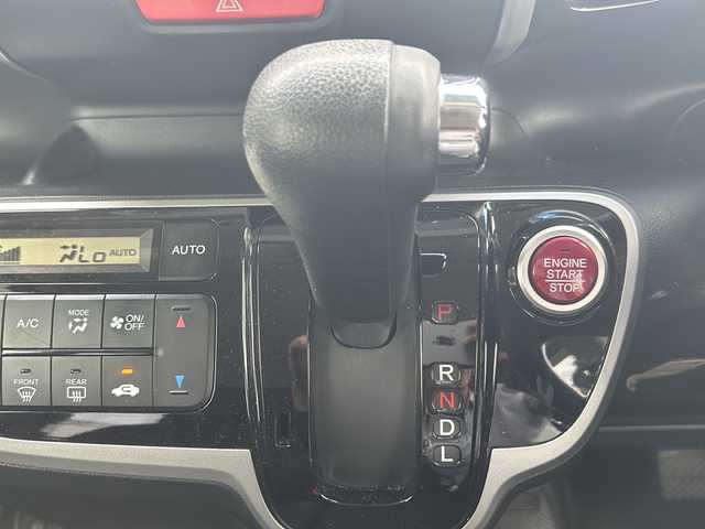 ホンダ Ｎ ＢＯＸ カスタム G Lパッケージ 鳥取県 2013(平25)年 14.6万km プレミアムホワイトパール ワンオーナー/純正ナビ(VXM-128VS)/ワンセグテレビ/バックカメラ/Ｌパッケージ/フルオート・エアコンディショナー/ナビ装着用スペシャルパッケージ/ディスチャージヘッドライト(オートライトコントロール機構付)/アイドリングストップシステム/ドアバイザー/プッシュスタート/片側パワースライドドア/ETC