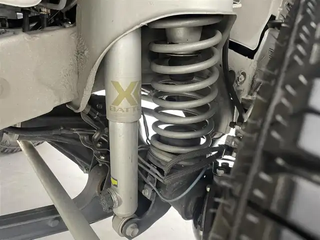 スズキ ジムニー XL 群馬県 2020(令2)年 5.5万km シルキーシルバーメタリック 純正8インチSDナビ/（フルセグTV/BT/CD/DVD/AM/FM）/‐‐‐‐‐‐‐‐‐‐‐‐　/純正８インチナビ　ＪＡＯＳ足廻りリフトアップ　ＪＡＯＳアルミホイール　ＪＡＯＳマフラー　社外ルーフキャリア　前後ドライブレコーダー　デュアルセンサーブレーキサポート　プッシュスタート　４ＷＤ　禁煙車