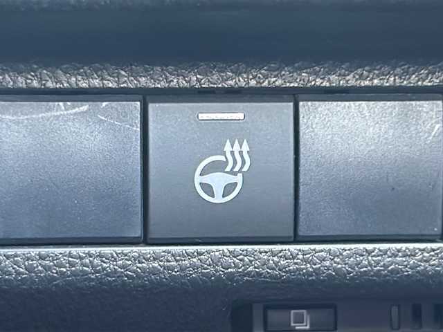 トヨタ ＲＡＶ４ ハイブリットG 沖縄県 2020(令2)年 7.2万km ホワイトパールクリスタルシャイン 純正ナビ（ＡＭ／ＦＭ／ＣＤ／ＤＶ／ＢＴ）　/モデリスタエアロ/パノラマサンルーフ/フルセグＴＶ　/衝突軽減装置　/バックモニター　/前後ドラレコ　/ＥＴＣ　/電動リアゲート　/クルーズコントロール　/シートヒーターＤ席　/パワーシートＤ席