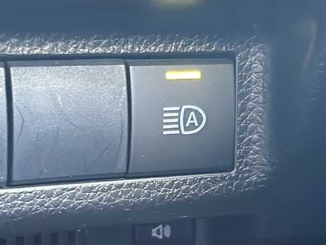 トヨタ ＲＡＶ４ ハイブリットG 沖縄県 2020(令2)年 7.2万km ホワイトパールクリスタルシャイン 純正ナビ（ＡＭ／ＦＭ／ＣＤ／ＤＶ／ＢＴ）　/モデリスタエアロ/パノラマサンルーフ/フルセグＴＶ　/衝突軽減装置　/バックモニター　/前後ドラレコ　/ＥＴＣ　/電動リアゲート　/クルーズコントロール　/シートヒーターＤ席　/パワーシートＤ席