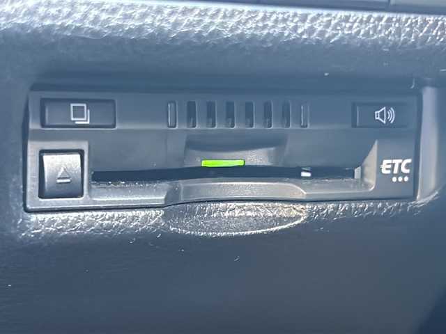 トヨタ ＲＡＶ４ ハイブリットG 沖縄県 2020(令2)年 7.2万km ホワイトパールクリスタルシャイン 純正ナビ（ＡＭ／ＦＭ／ＣＤ／ＤＶ／ＢＴ）　/モデリスタエアロ/パノラマサンルーフ/フルセグＴＶ　/衝突軽減装置　/バックモニター　/前後ドラレコ　/ＥＴＣ　/電動リアゲート　/クルーズコントロール　/シートヒーターＤ席　/パワーシートＤ席