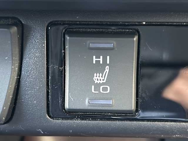 トヨタ ＲＡＶ４ ハイブリットG 沖縄県 2020(令2)年 7.2万km ホワイトパールクリスタルシャイン 純正ナビ（ＡＭ／ＦＭ／ＣＤ／ＤＶ／ＢＴ）　/モデリスタエアロ/パノラマサンルーフ/フルセグＴＶ　/衝突軽減装置　/バックモニター　/前後ドラレコ　/ＥＴＣ　/電動リアゲート　/クルーズコントロール　/シートヒーターＤ席　/パワーシートＤ席