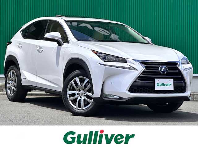 レクサス ＮＸ 300h Iパッケージ 宮城県 2015(平27)年 7.8万km ソニッククォーツ ムーンルーフ/18インチアルミホイール/プリクラッシュセーフティシステムセット/・ミリ波レーダー式プリクラッシュセーフティシステム/・レーダークルーズコントロール/パワーバックドア/コーナーセンサーセット/・クリアランスソナー/・バックソナー/AC100V/100W/＝＝＝/純正ナビ/・CD/DVD/・Blu-ray/・Bluetooth/・フルセグTV/バックモニター/サイドモニター/ビルトインETC/ドライブレコーダー/L_Texシート（合皮）/シートヒーター/ステアリングヒーター/パワーシート（運転席メモリー機能付）/革巻きステアリング/ステアリングスイッチ/パドルシフト/MTモード付AT/電動パーキングブレーキ/ブレーキホールド/角型3眼LEDヘッドランプ/LEDデイライト/オートライト/スマートキー＆プッシュスタート/スペアキー1本/カードキー/電動格納ミラー/フロアマット/トノカバー/W/サイド/ニー/カーテンエアバッグ
