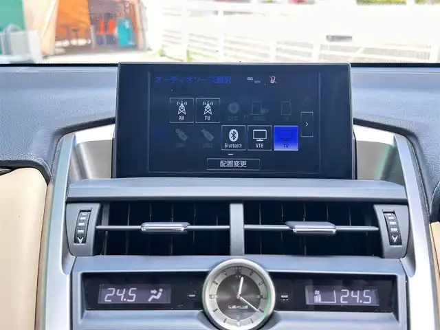 レクサス ＮＸ 300h Iパッケージ 宮城県 2015(平27)年 7.8万km ソニッククォーツ ムーンルーフ/18インチアルミホイール/プリクラッシュセーフティシステムセット/・ミリ波レーダー式プリクラッシュセーフティシステム/・レーダークルーズコントロール/パワーバックドア/コーナーセンサーセット/・クリアランスソナー/・バックソナー/AC100V/100W/＝＝＝/純正ナビ/・CD/DVD/・Blu-ray/・Bluetooth/・フルセグTV/バックモニター/サイドモニター/ビルトインETC/ドライブレコーダー/L_Texシート（合皮）/シートヒーター/ステアリングヒーター/パワーシート（運転席メモリー機能付）/革巻きステアリング/ステアリングスイッチ/パドルシフト/MTモード付AT/電動パーキングブレーキ/ブレーキホールド/角型3眼LEDヘッドランプ/LEDデイライト/オートライト/スマートキー＆プッシュスタート/スペアキー1本/カードキー/電動格納ミラー/フロアマット/トノカバー/W/サイド/ニー/カーテンエアバッグ