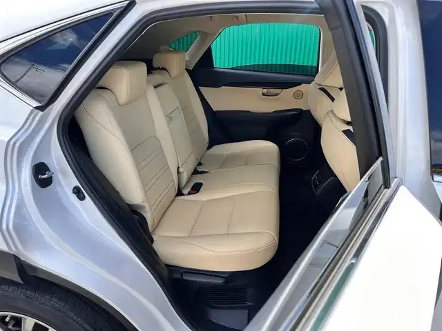 レクサス ＮＸ 300h Iパッケージ 宮城県 2015(平27)年 7.8万km ソニッククォーツ ムーンルーフ/18インチアルミホイール/プリクラッシュセーフティシステムセット/・ミリ波レーダー式プリクラッシュセーフティシステム/・レーダークルーズコントロール/パワーバックドア/コーナーセンサーセット/・クリアランスソナー/・バックソナー/AC100V/100W/＝＝＝/純正ナビ/・CD/DVD/・Blu-ray/・Bluetooth/・フルセグTV/バックモニター/サイドモニター/ビルトインETC/ドライブレコーダー/L_Texシート（合皮）/シートヒーター/ステアリングヒーター/パワーシート（運転席メモリー機能付）/革巻きステアリング/ステアリングスイッチ/パドルシフト/MTモード付AT/電動パーキングブレーキ/ブレーキホールド/角型3眼LEDヘッドランプ/LEDデイライト/オートライト/スマートキー＆プッシュスタート/スペアキー1本/カードキー/電動格納ミラー/フロアマット/トノカバー/W/サイド/ニー/カーテンエアバッグ