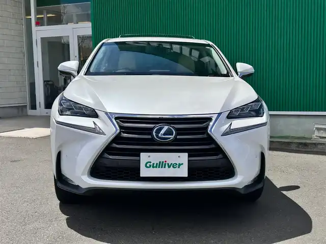 レクサス ＮＸ 300h Iパッケージ 宮城県 2015(平27)年 7.8万km ソニッククォーツ ムーンルーフ/18インチアルミホイール/プリクラッシュセーフティシステムセット/・ミリ波レーダー式プリクラッシュセーフティシステム/・レーダークルーズコントロール/パワーバックドア/コーナーセンサーセット/・クリアランスソナー/・バックソナー/AC100V/100W/＝＝＝/純正ナビ/・CD/DVD/・Blu-ray/・Bluetooth/・フルセグTV/バックモニター/サイドモニター/ビルトインETC/ドライブレコーダー/L_Texシート（合皮）/シートヒーター/ステアリングヒーター/パワーシート（運転席メモリー機能付）/革巻きステアリング/ステアリングスイッチ/パドルシフト/MTモード付AT/電動パーキングブレーキ/ブレーキホールド/角型3眼LEDヘッドランプ/LEDデイライト/オートライト/スマートキー＆プッシュスタート/スペアキー1本/カードキー/電動格納ミラー/フロアマット/トノカバー/W/サイド/ニー/カーテンエアバッグ