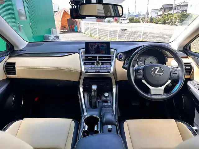レクサス ＮＸ 300h Iパッケージ 宮城県 2015(平27)年 7.8万km ソニッククォーツ ムーンルーフ/18インチアルミホイール/プリクラッシュセーフティシステムセット/・ミリ波レーダー式プリクラッシュセーフティシステム/・レーダークルーズコントロール/パワーバックドア/コーナーセンサーセット/・クリアランスソナー/・バックソナー/AC100V/100W/＝＝＝/純正ナビ/・CD/DVD/・Blu-ray/・Bluetooth/・フルセグTV/バックモニター/サイドモニター/ビルトインETC/ドライブレコーダー/L_Texシート（合皮）/シートヒーター/ステアリングヒーター/パワーシート（運転席メモリー機能付）/革巻きステアリング/ステアリングスイッチ/パドルシフト/MTモード付AT/電動パーキングブレーキ/ブレーキホールド/角型3眼LEDヘッドランプ/LEDデイライト/オートライト/スマートキー＆プッシュスタート/スペアキー1本/カードキー/電動格納ミラー/フロアマット/トノカバー/W/サイド/ニー/カーテンエアバッグ