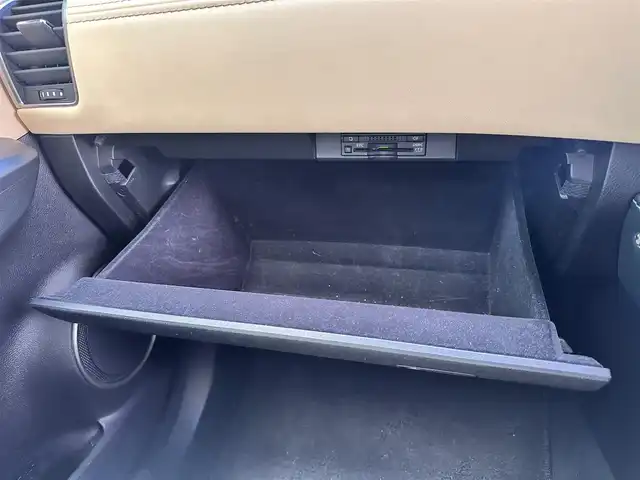 レクサス ＮＸ 300h Iパッケージ 宮城県 2015(平27)年 7.8万km ソニッククォーツ ムーンルーフ/18インチアルミホイール/プリクラッシュセーフティシステムセット/・ミリ波レーダー式プリクラッシュセーフティシステム/・レーダークルーズコントロール/パワーバックドア/コーナーセンサーセット/・クリアランスソナー/・バックソナー/AC100V/100W/＝＝＝/純正ナビ/・CD/DVD/・Blu-ray/・Bluetooth/・フルセグTV/バックモニター/サイドモニター/ビルトインETC/ドライブレコーダー/L_Texシート（合皮）/シートヒーター/ステアリングヒーター/パワーシート（運転席メモリー機能付）/革巻きステアリング/ステアリングスイッチ/パドルシフト/MTモード付AT/電動パーキングブレーキ/ブレーキホールド/角型3眼LEDヘッドランプ/LEDデイライト/オートライト/スマートキー＆プッシュスタート/スペアキー1本/カードキー/電動格納ミラー/フロアマット/トノカバー/W/サイド/ニー/カーテンエアバッグ